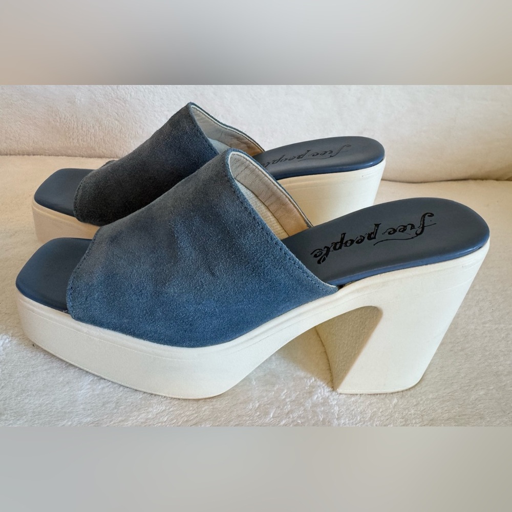 NEW Free People Zoe Platform Sandals in Blue Suede Made in Italy Size 39 - Picture 3 of 9